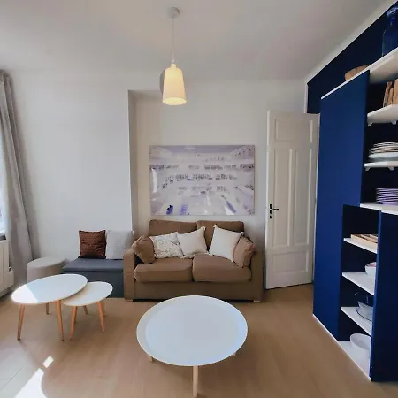 아파트 2-bedroom In Historic Center With Elevator 릴