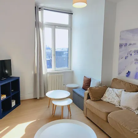 아파트 2-bedroom In Historic Center With Elevator