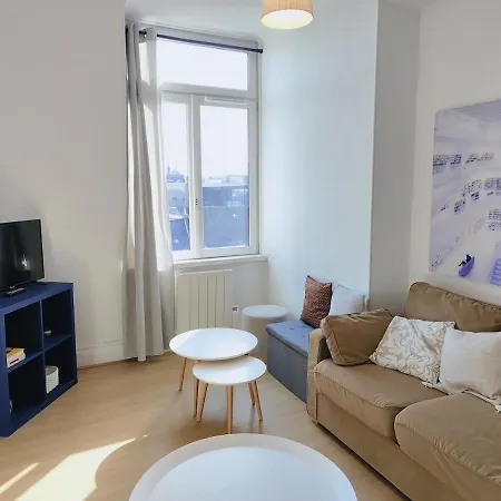 2-bedroom In Historic Center With Elevator 아파트 *